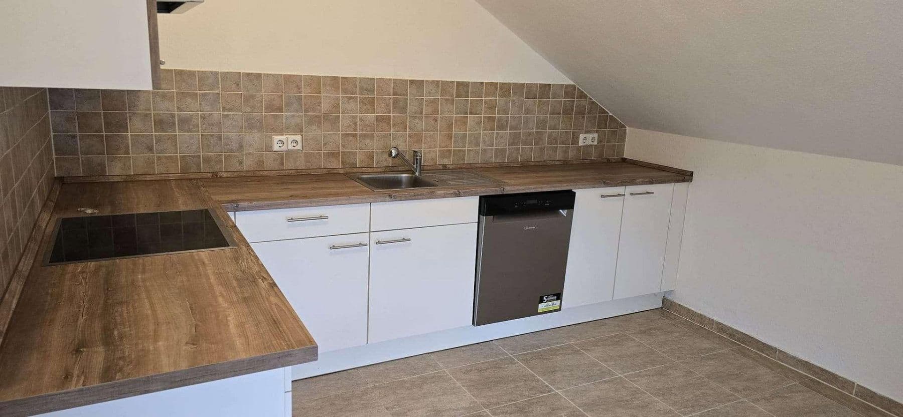 Prenájom bytu 3-izbový 120 m², Geschwister-Scholl-Straße 34, Langgöns, Hesensko Prenájom bytu 3-izbový 120 m², Geschwister-Scholl-Straße 34, Langgöns, Hesensko