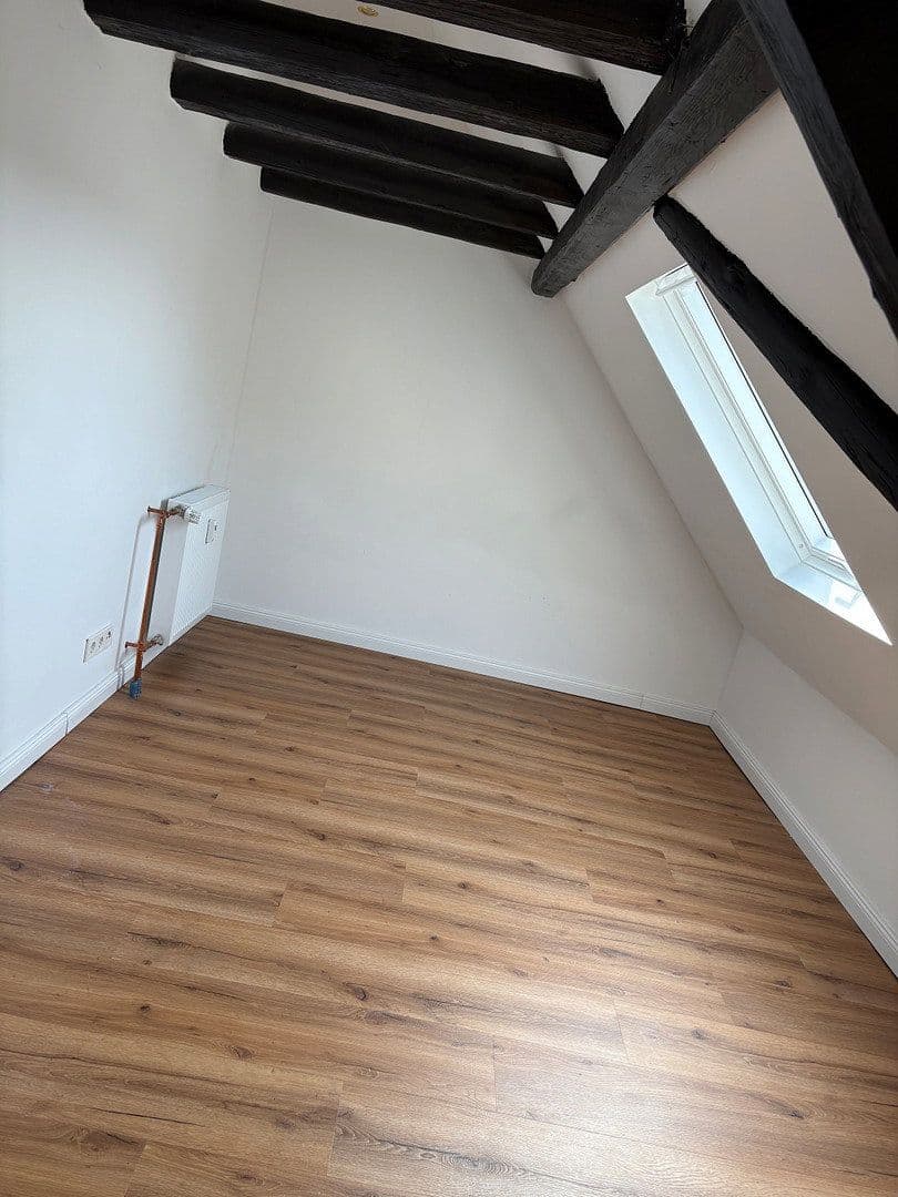 Prenájom bytu 3-izbový 72 m², Koblenz, Porýnie-Falcko Prenájom bytu 3-izbový 72 m², Koblenz, Porýnie-Falcko
