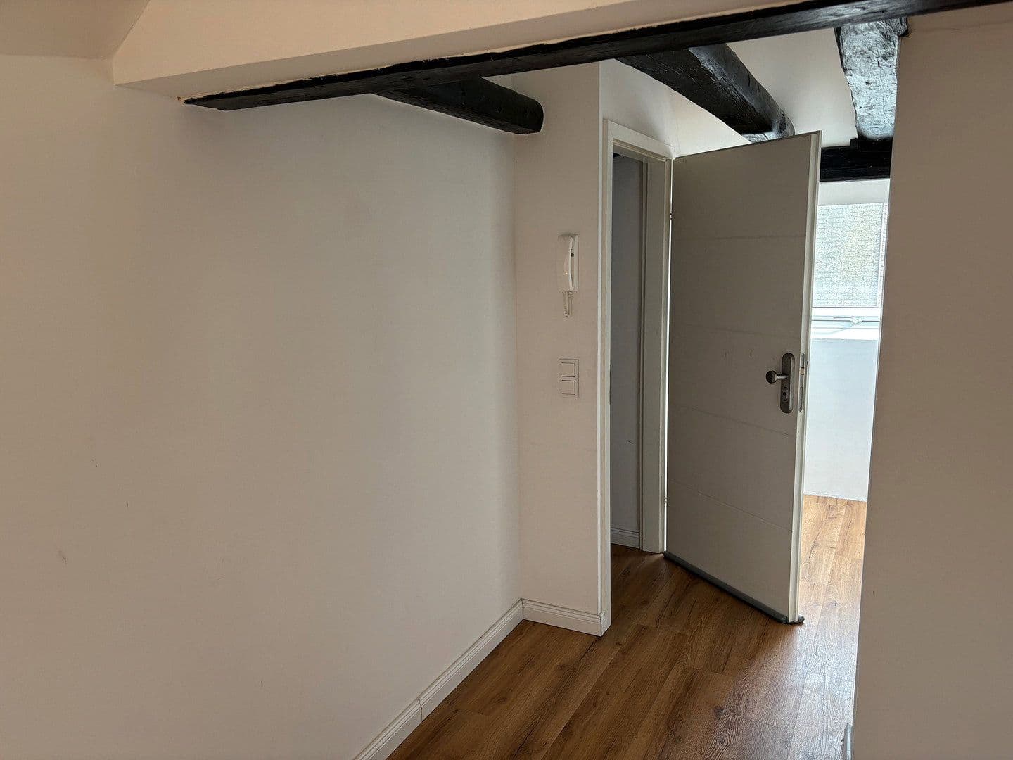 Prenájom bytu 3-izbový 72 m², Koblenz, Porýnie-Falcko Prenájom bytu 3-izbový 72 m², Koblenz, Porýnie-Falcko