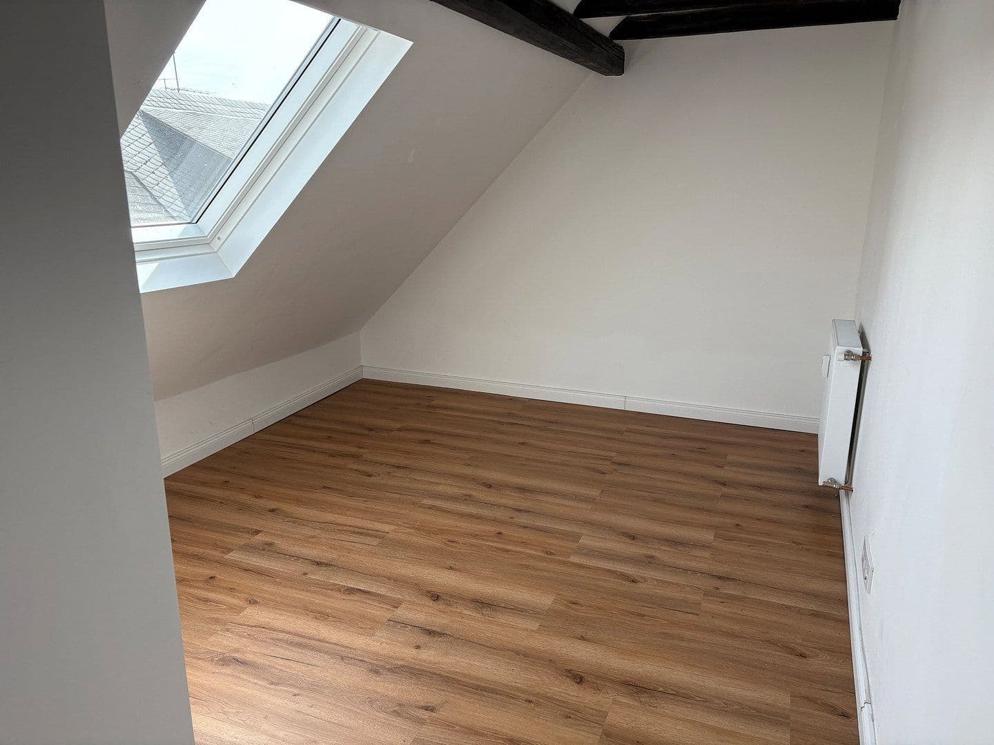 Prenájom bytu 3-izbový 72 m², Koblenz, Porýnie-Falcko Prenájom bytu 3-izbový 72 m², Koblenz, Porýnie-Falcko