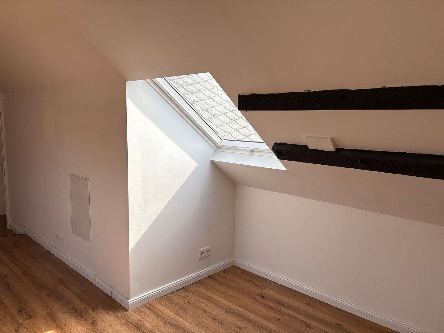 Prenájom bytu 3-izbový 72 m², Koblenz, Porýnie-Falcko Prenájom bytu 3-izbový 72 m², Koblenz, Porýnie-Falcko