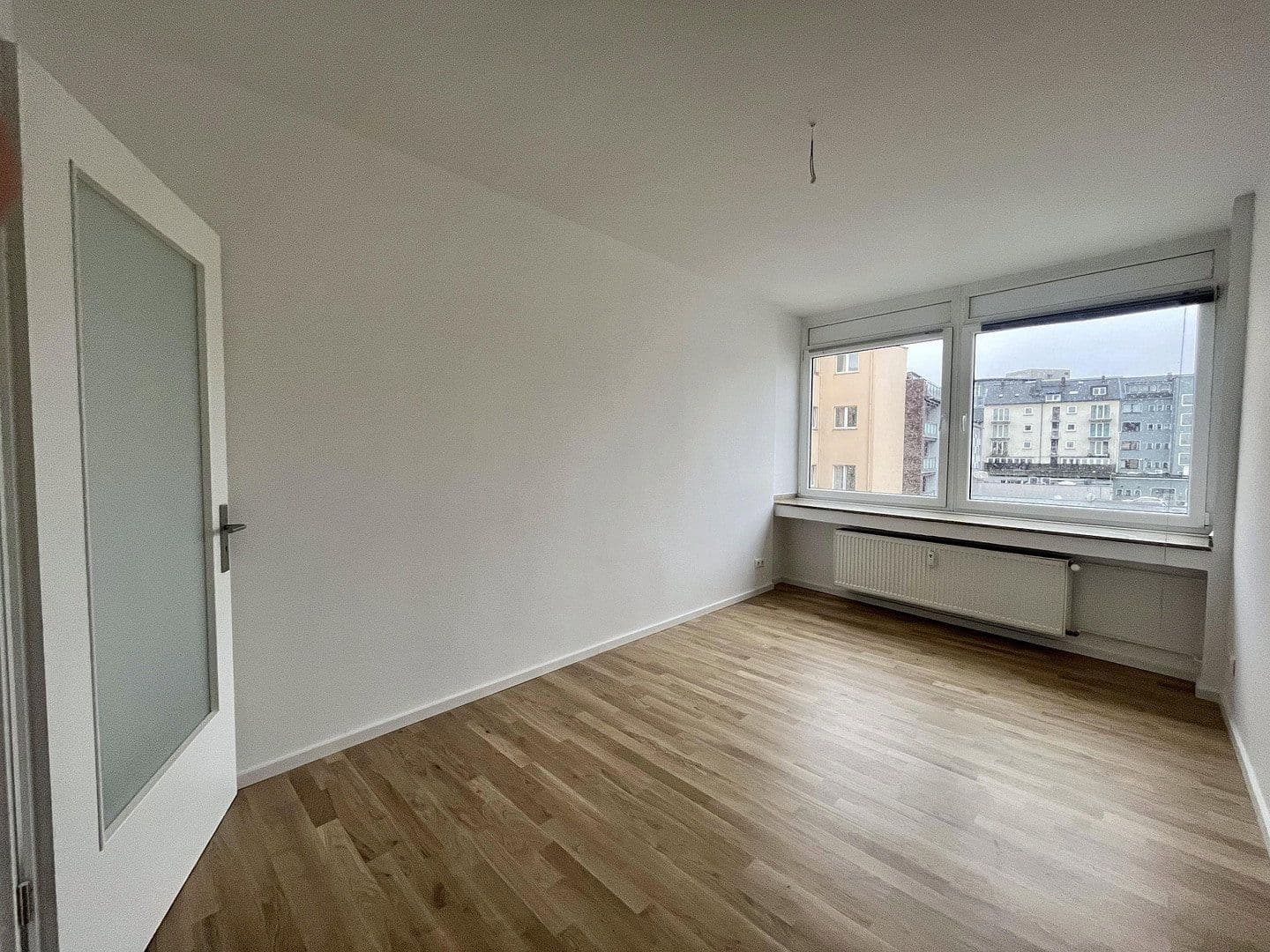 Prenájom bytu 5-izbový 114 m², Am Buchenbaum 21, Duisburg, Severné Porýnie - Westfálsko Prenájom bytu 5-izbový 114 m², Am Buchenbaum 21, Duisburg, Severné Porýnie - Westfálsko