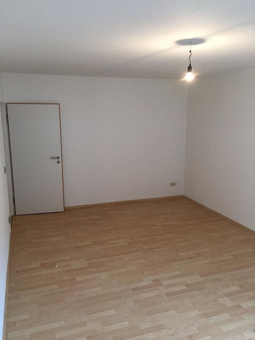Prenájom bytu 3-izbový 74 m², Bonn, Severné Porýnie - Westfálsko Prenájom bytu 3-izbový 74 m², Bonn, Severné Porýnie - Westfálsko