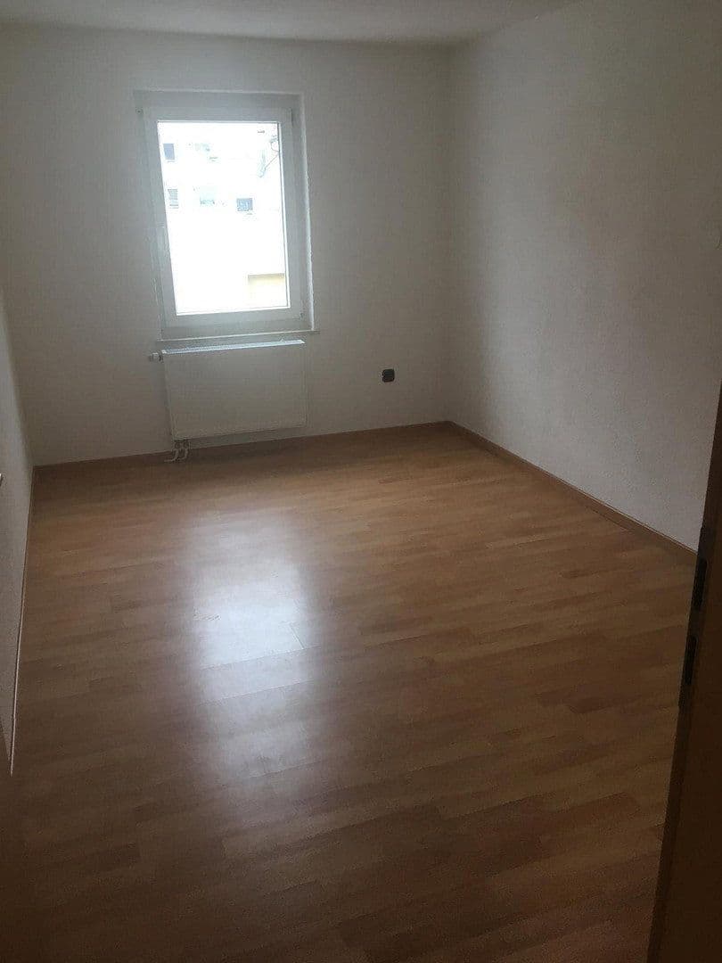 Prenájom domu 55 m², pozemek 350 m², Sturmbühlstr.97, Villingen-Schwenningen, Bádensko-Wurttembersko Prenájom domu 55 m², pozemek 350 m², Sturmbühlstr.97, Villingen-Schwenningen, Bádensko-Wurttembersko