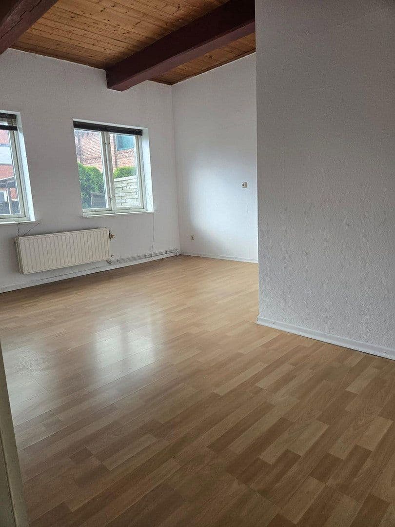 Prenájom bytu 4-izbový 90 m², Hohenfelde, Šlezvicko-Holštajnsko Prenájom bytu 4-izbový 90 m², Hohenfelde, Šlezvicko-Holštajnsko