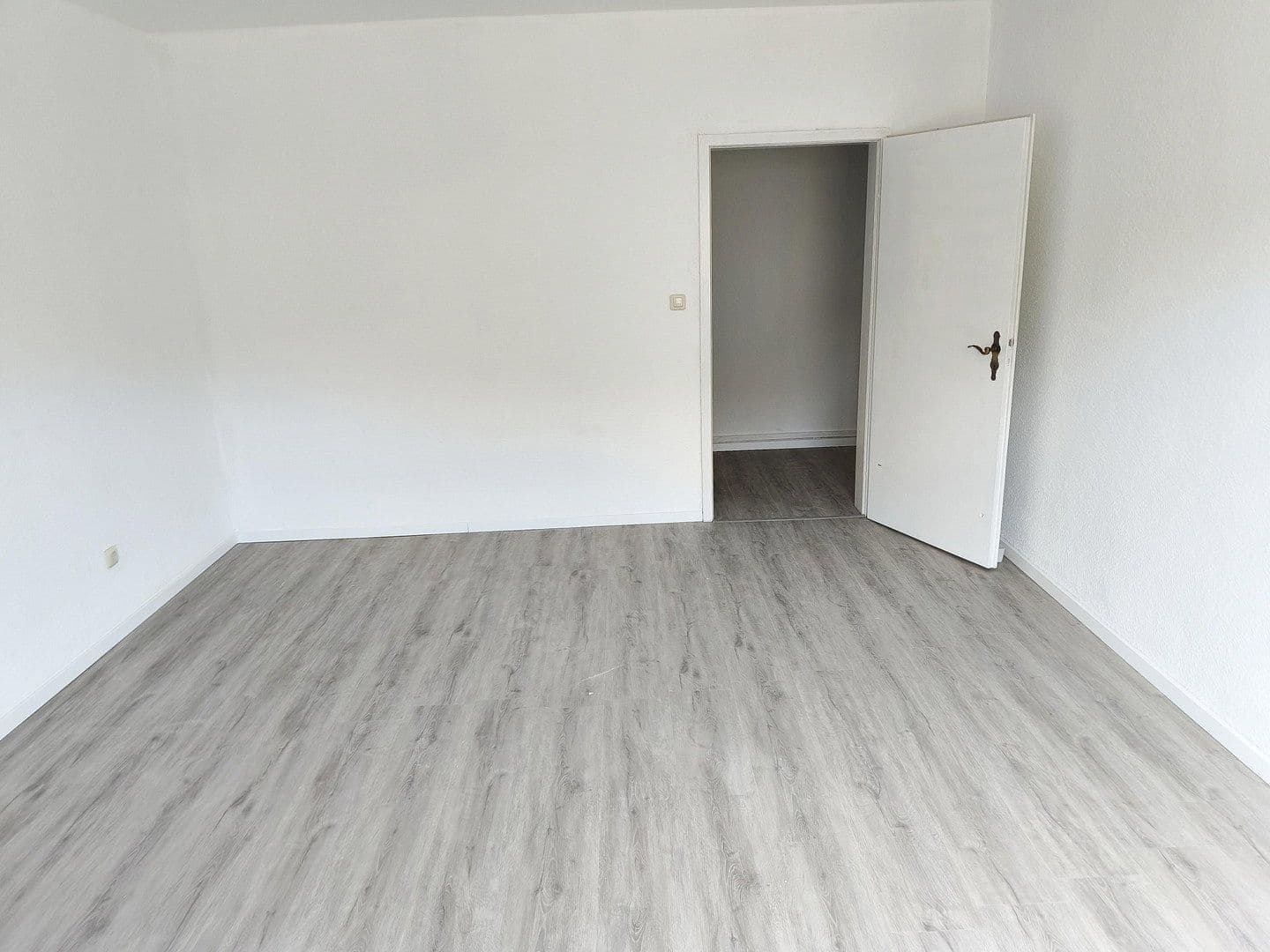 Prenájom bytu 2-izbový 67 m², Bergstr.8, Oberhausen, Severné Porýnie - Westfálsko Prenájom bytu 2-izbový 67 m², Bergstr.8, Oberhausen, Severné Porýnie - Westfálsko