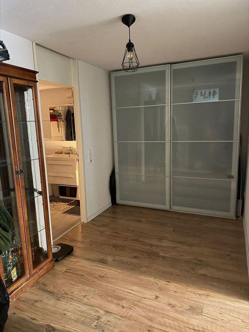 Prenájom bytu 3-izbový 104 m², Durlach, Bádensko-Wurttembersko Prenájom bytu 3-izbový 104 m², Durlach, Bádensko-Wurttembersko