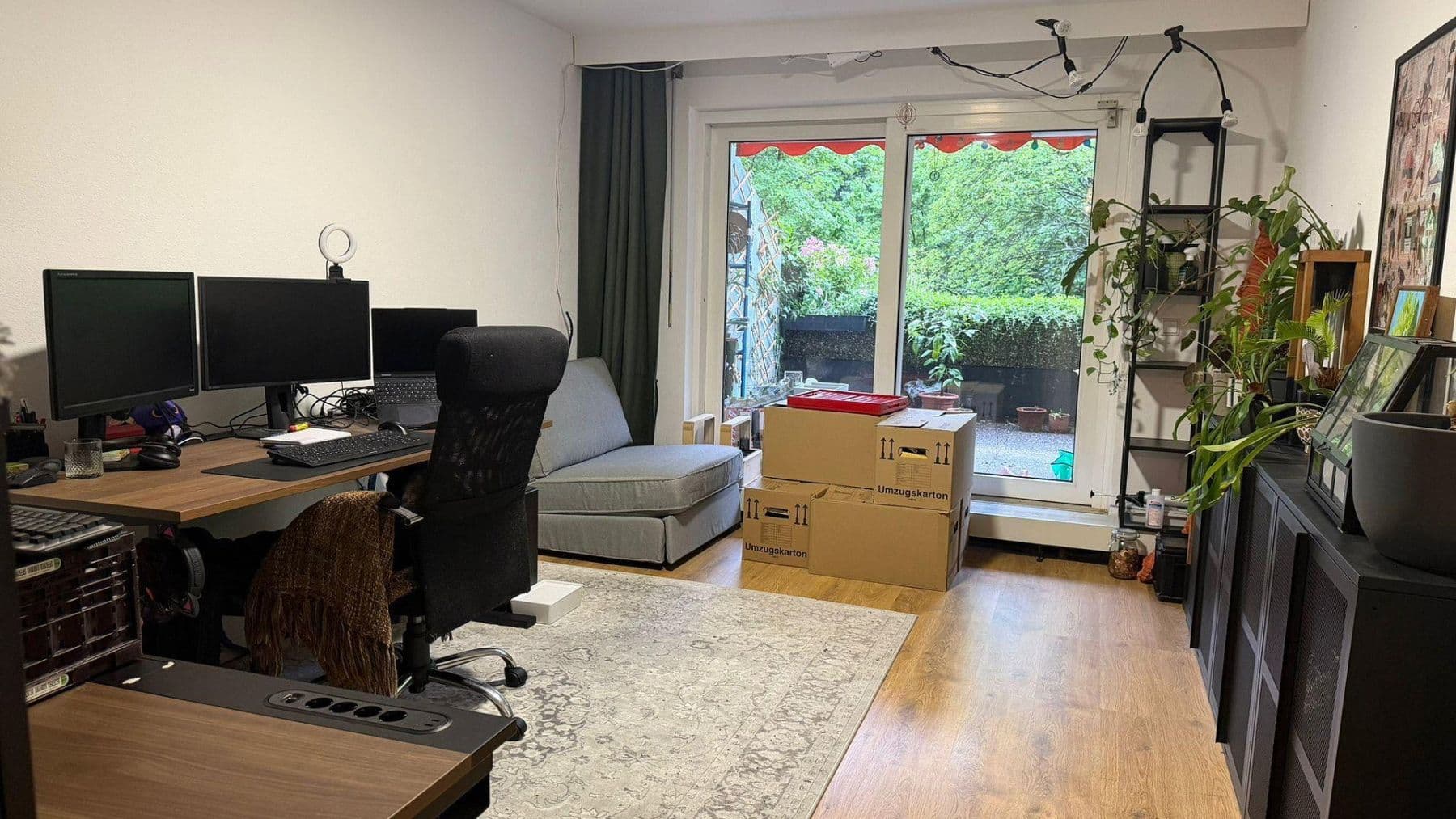 Prenájom bytu 3-izbový 104 m², Durlach, Bádensko-Wurttembersko Prenájom bytu 3-izbový 104 m², Durlach, Bádensko-Wurttembersko