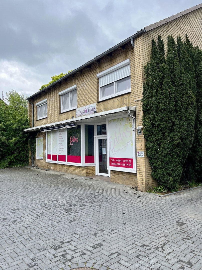 Predaj domu 220 m², pozemek 800 m², Hauptstraße 31, Nordhastedt, Šlezvicko-Holštajnsko Predaj domu 220 m², pozemek 800 m², Hauptstraße 31, Nordhastedt, Šlezvicko-Holštajnsko