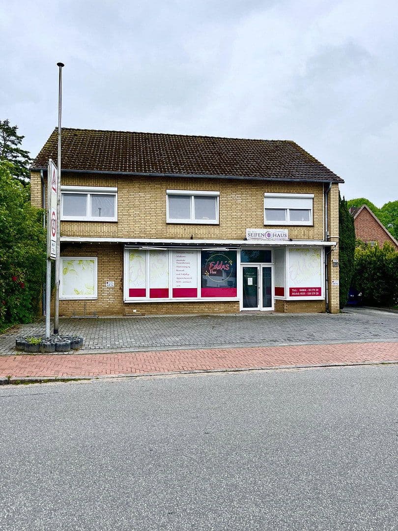 Predaj domu 220 m², pozemek 800 m², Hauptstraße 31, Nordhastedt, Šlezvicko-Holštajnsko Predaj domu 220 m², pozemek 800 m², Hauptstraße 31, Nordhastedt, Šlezvicko-Holštajnsko