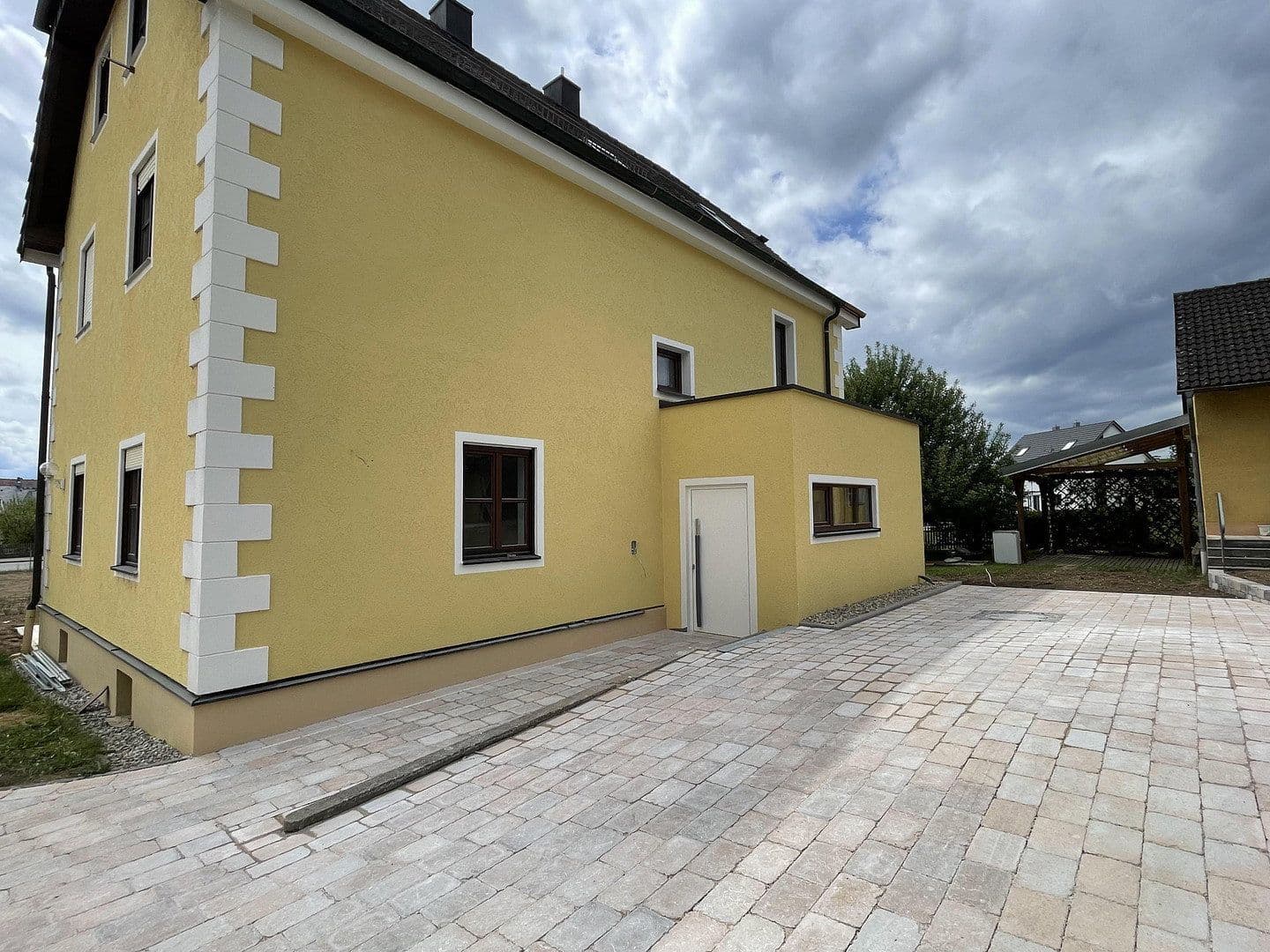 Prenájom bytu 4-izbový 141 m², Regenstauf, Bavorsko Prenájom bytu 4-izbový 141 m², Regenstauf, Bavorsko
