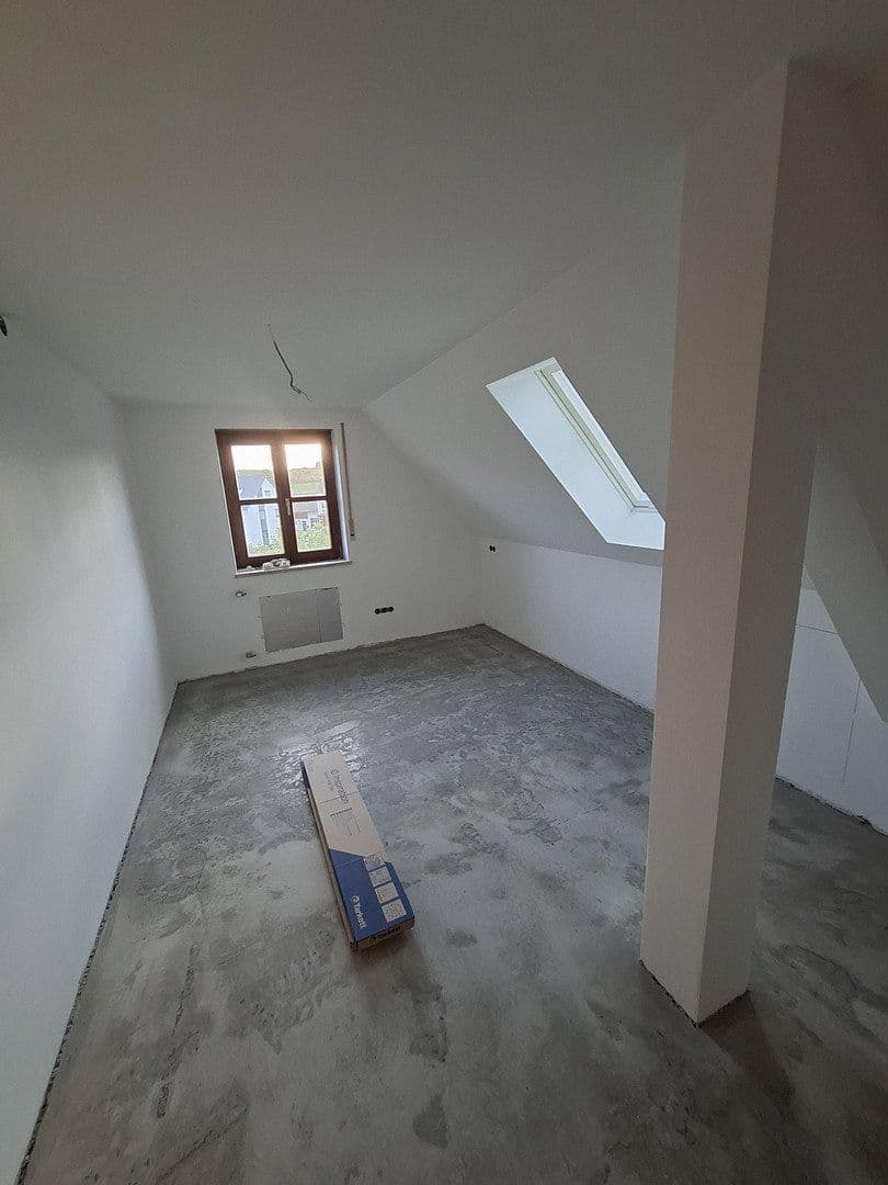 Prenájom bytu 4-izbový 141 m², Regenstauf, Bavorsko Prenájom bytu 4-izbový 141 m², Regenstauf, Bavorsko