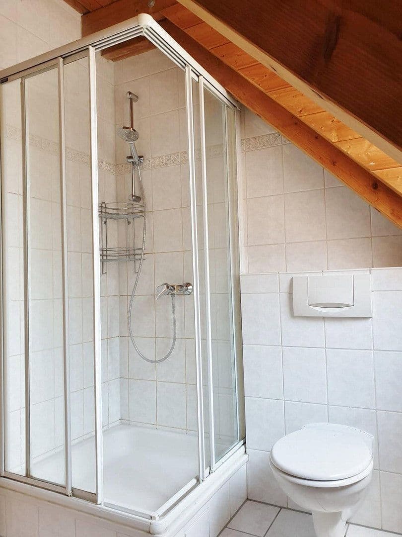 Prenájom bytu 3-izbový 80 m², Schriesheim, Bádensko-Wurttembersko Prenájom bytu 3-izbový 80 m², Schriesheim, Bádensko-Wurttembersko