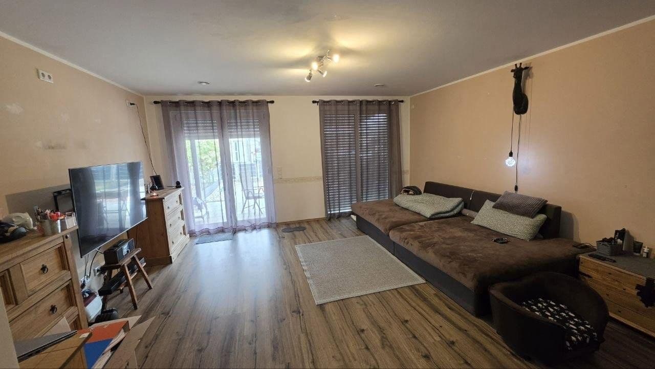 Predaj domu 137 m², pozemek 248 m², Adelsdorf, Bavorsko Predaj domu 137 m², pozemek 248 m², Adelsdorf, Bavorsko