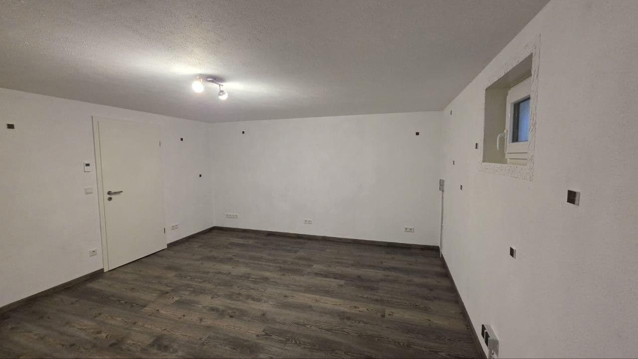 Predaj domu 137 m², pozemek 248 m², Adelsdorf, Bavorsko Predaj domu 137 m², pozemek 248 m², Adelsdorf, Bavorsko