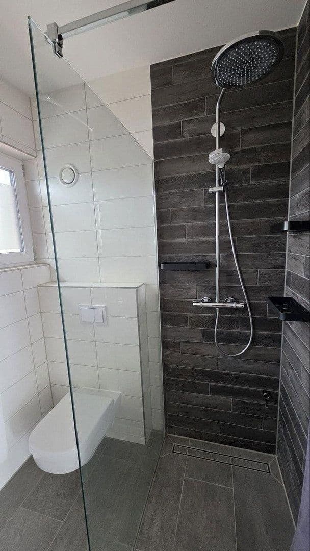 Predaj domu 137 m², pozemek 248 m², Adelsdorf, Bavorsko Predaj domu 137 m², pozemek 248 m², Adelsdorf, Bavorsko