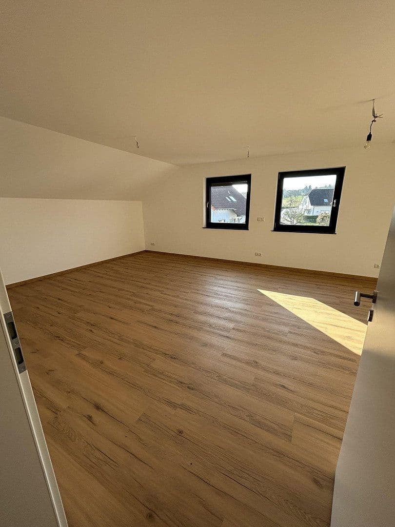 Prenájom bytu 3-izbový 82 m², Wettenberg, Hesensko Prenájom bytu 3-izbový 82 m², Wettenberg, Hesensko