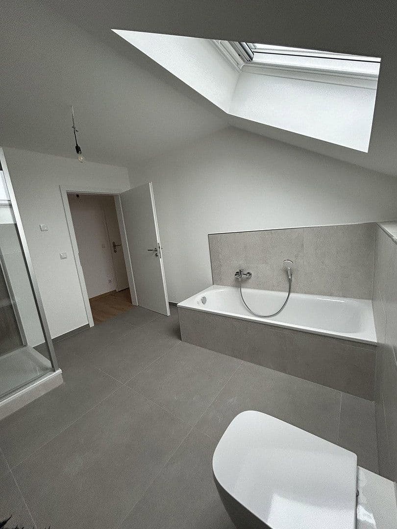 Prenájom bytu 3-izbový 82 m², Wettenberg, Hesensko Prenájom bytu 3-izbový 82 m², Wettenberg, Hesensko
