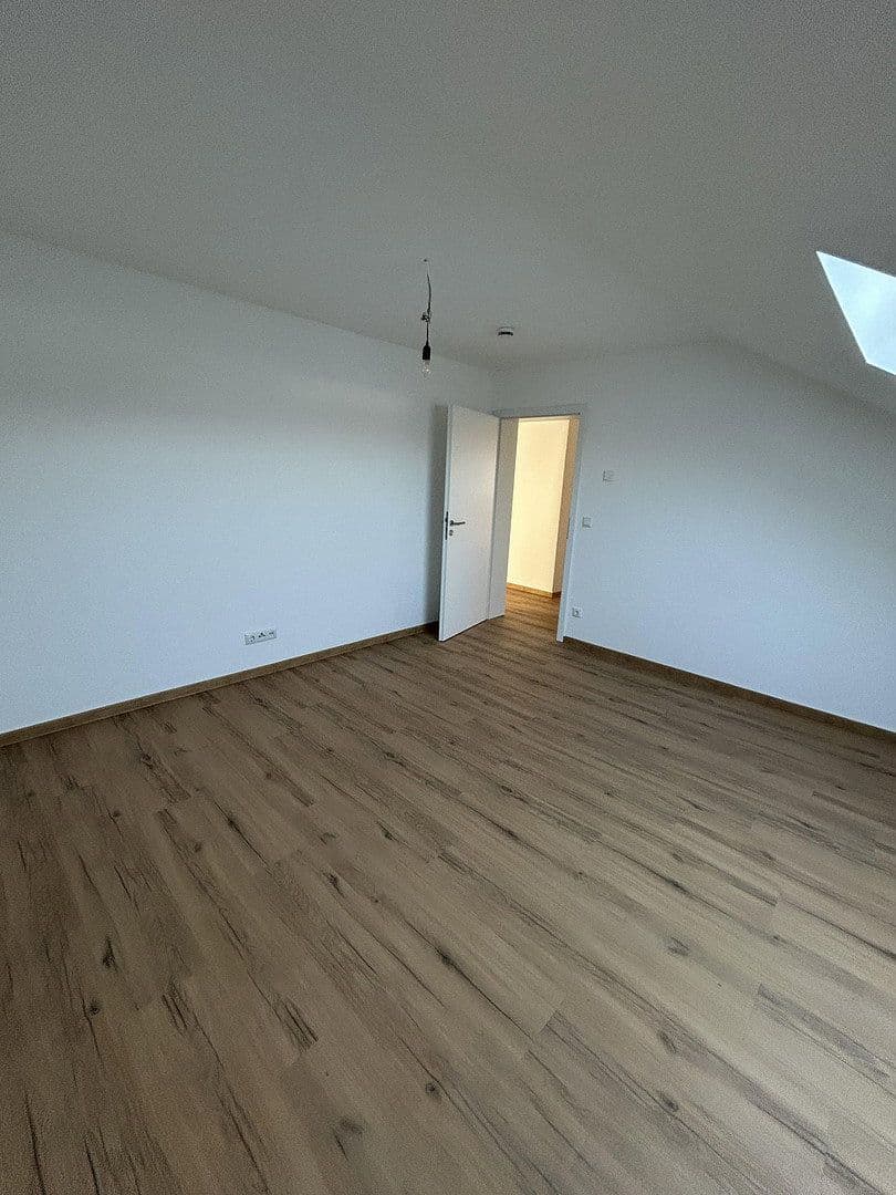 Prenájom bytu 3-izbový 82 m², Wettenberg, Hesensko Prenájom bytu 3-izbový 82 m², Wettenberg, Hesensko