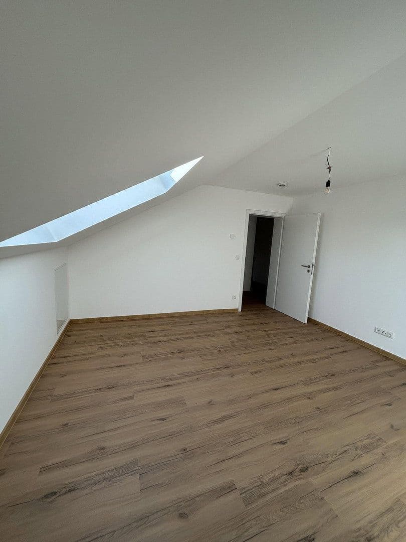 Prenájom bytu 3-izbový 82 m², Wettenberg, Hesensko Prenájom bytu 3-izbový 82 m², Wettenberg, Hesensko