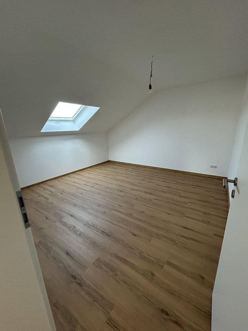 Prenájom bytu 3-izbový 82 m², Wettenberg, Hesensko Prenájom bytu 3-izbový 82 m², Wettenberg, Hesensko