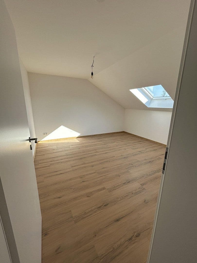 Prenájom bytu 3-izbový 82 m², Wettenberg, Hesensko Prenájom bytu 3-izbový 82 m², Wettenberg, Hesensko