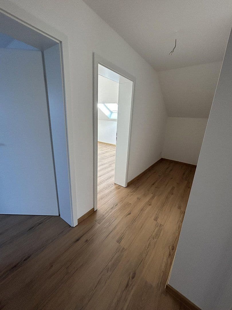 Prenájom bytu 3-izbový 82 m², Wettenberg, Hesensko Prenájom bytu 3-izbový 82 m², Wettenberg, Hesensko