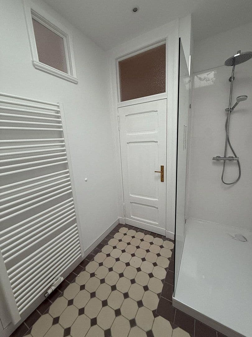 Prenájom bytu 2-izbový 80 m², Berlin, Berlín Prenájom bytu 2-izbový 80 m², Berlin, Berlín
