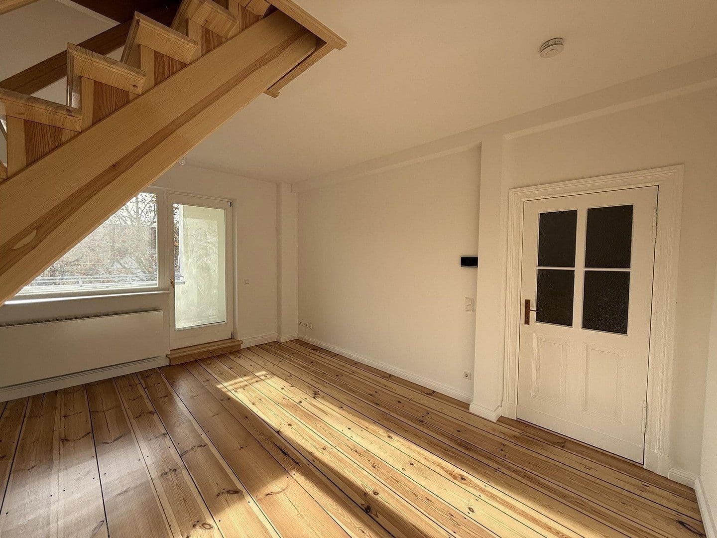 Prenájom bytu 2-izbový 80 m², Berlin, Berlín Prenájom bytu 2-izbový 80 m², Berlin, Berlín