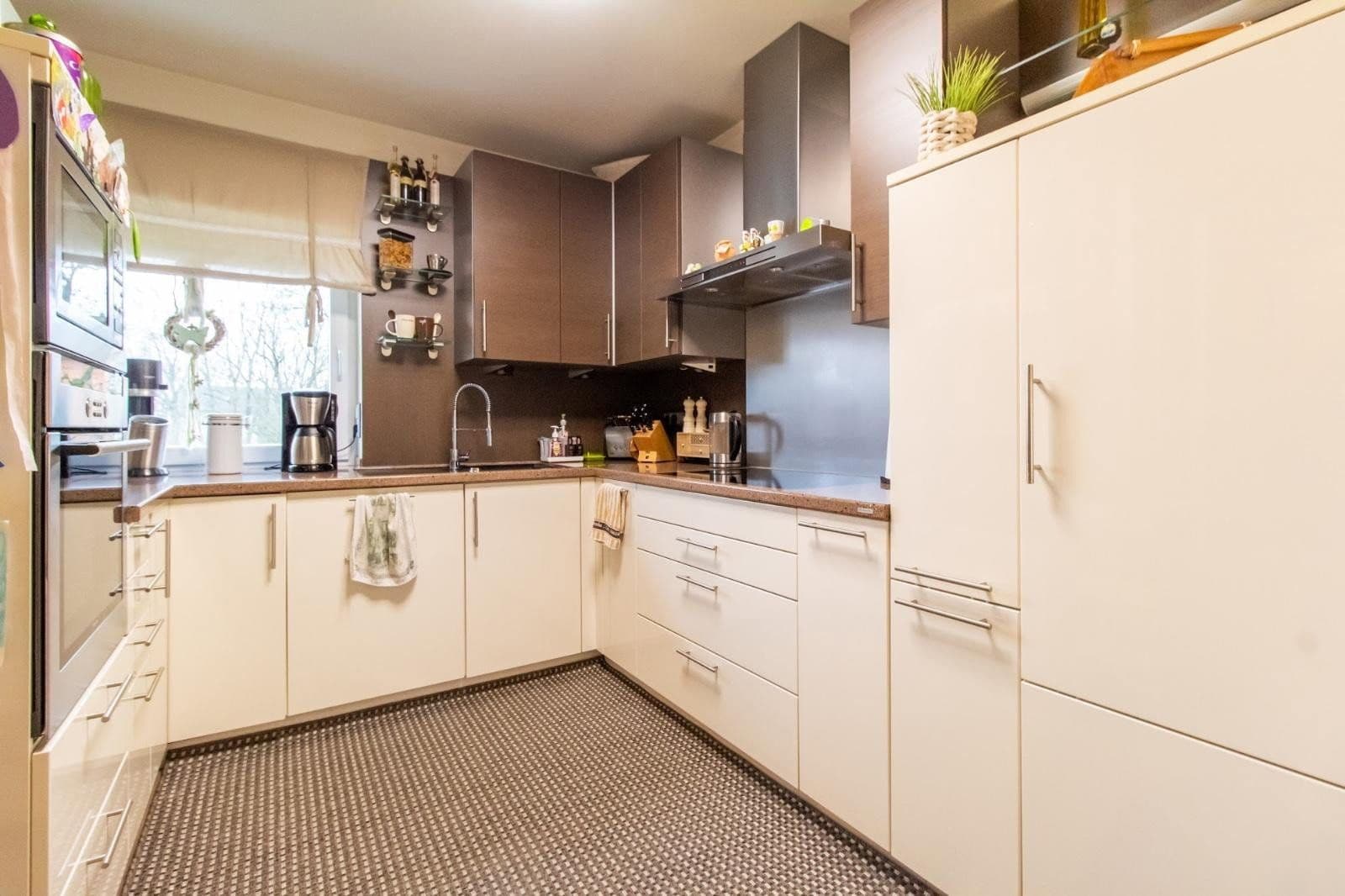 Prenájom bytu 5-izbový 150 m², Brunnenstr. 3, Hagen, Severné Porýnie - Westfálsko Prenájom bytu 5-izbový 150 m², Brunnenstr. 3, Hagen, Severné Porýnie - Westfálsko