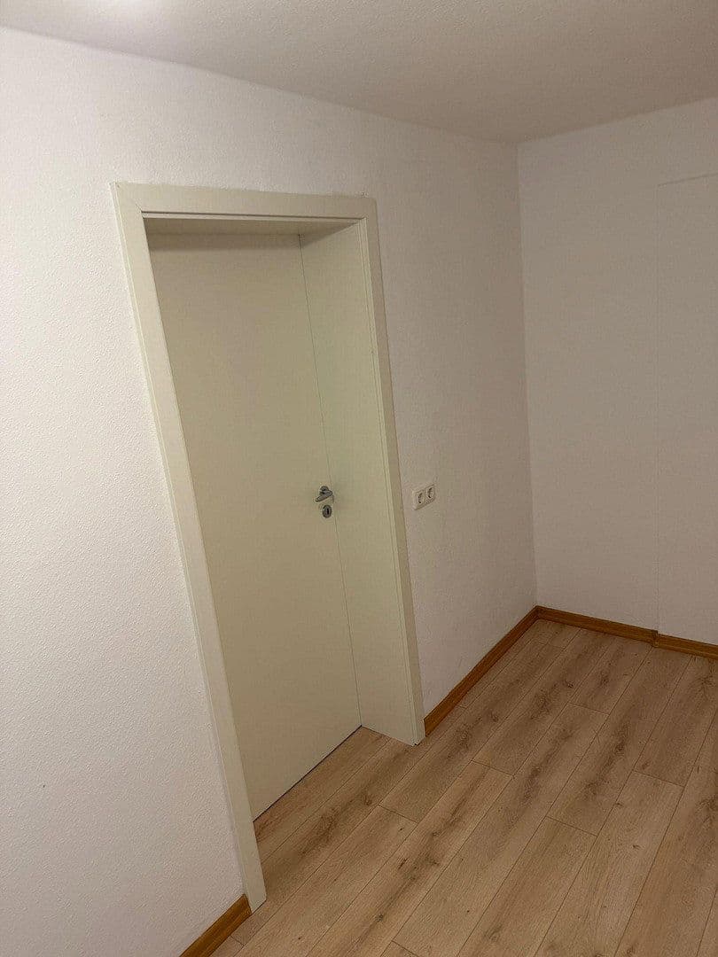 Prenájom bytu 3-izbový 70 m², Am Stadtgarten, Königswinter, Severné Porýnie - Westfálsko Prenájom bytu 3-izbový 70 m², Am Stadtgarten, Königswinter, Severné Porýnie - Westfálsko