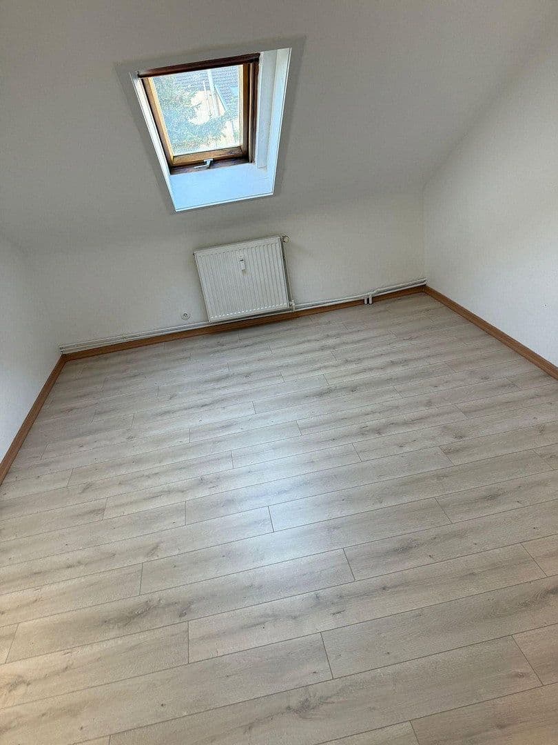 Prenájom bytu 3-izbový 70 m², Am Stadtgarten, Königswinter, Severné Porýnie - Westfálsko Prenájom bytu 3-izbový 70 m², Am Stadtgarten, Königswinter, Severné Porýnie - Westfálsko
