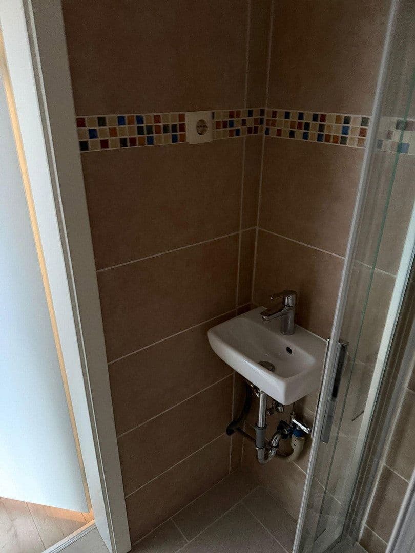 Prenájom bytu 3-izbový 70 m², Am Stadtgarten, Königswinter, Severné Porýnie - Westfálsko Prenájom bytu 3-izbový 70 m², Am Stadtgarten, Königswinter, Severné Porýnie - Westfálsko