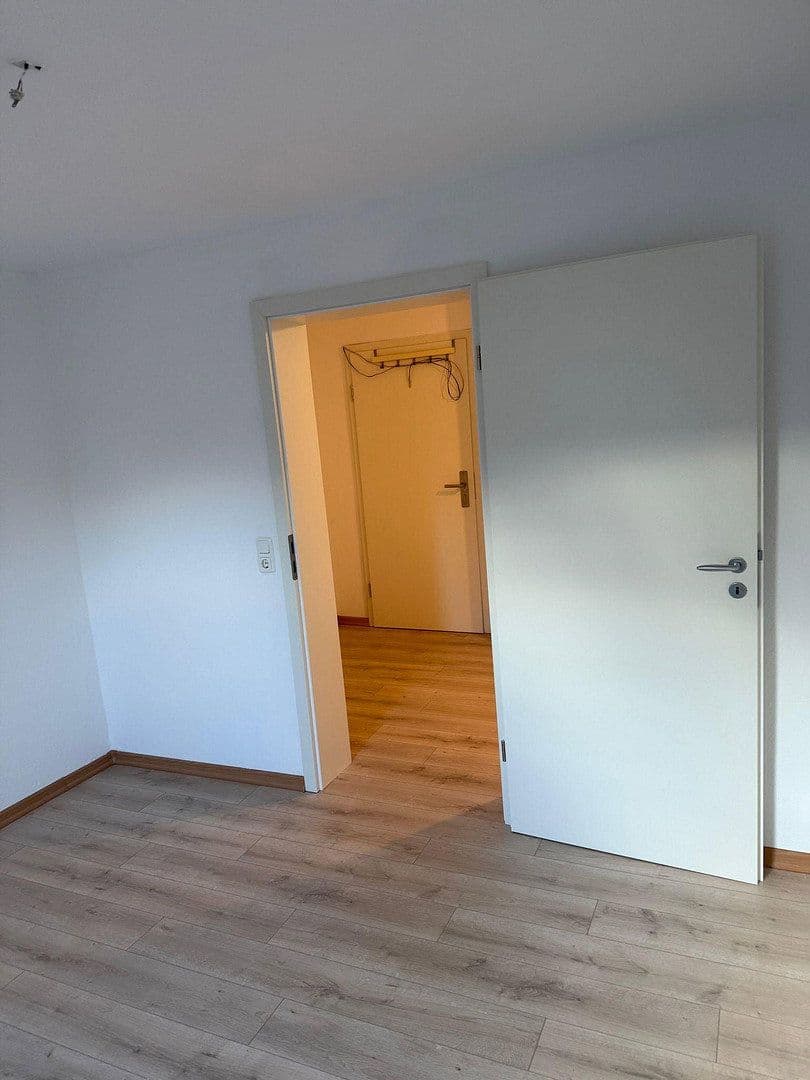 Prenájom bytu 3-izbový 70 m², Am Stadtgarten, Königswinter, Severné Porýnie - Westfálsko Prenájom bytu 3-izbový 70 m², Am Stadtgarten, Königswinter, Severné Porýnie - Westfálsko