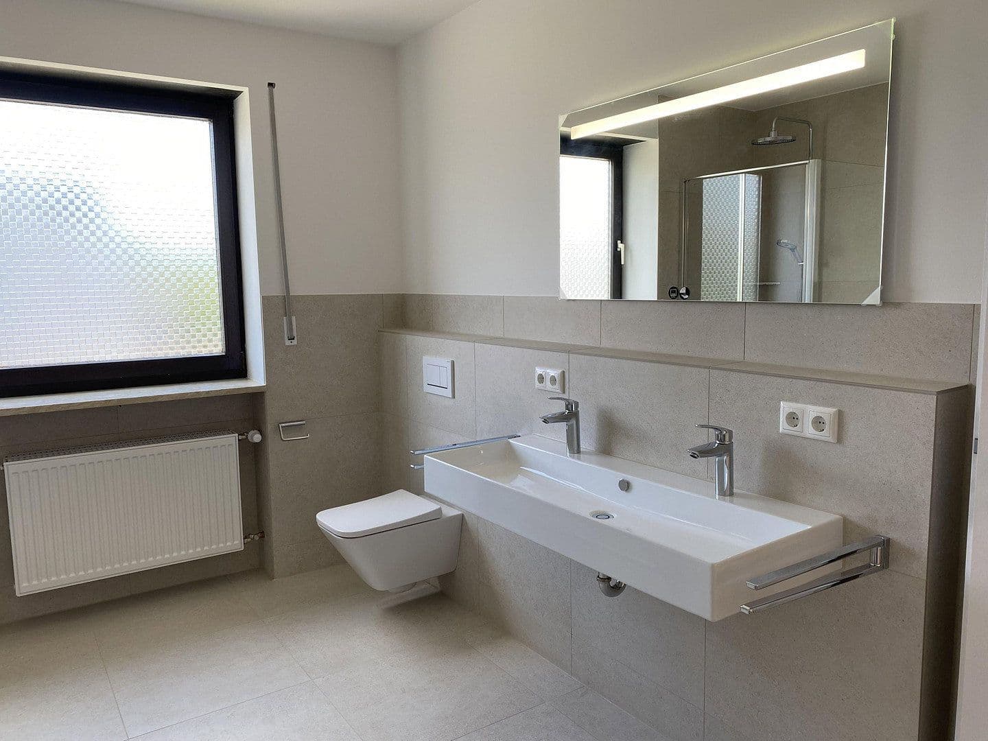 Prenájom domu 160 m², pozemek 766 m², Lappersdorf, Bavorsko Prenájom domu 160 m², pozemek 766 m², Lappersdorf, Bavorsko