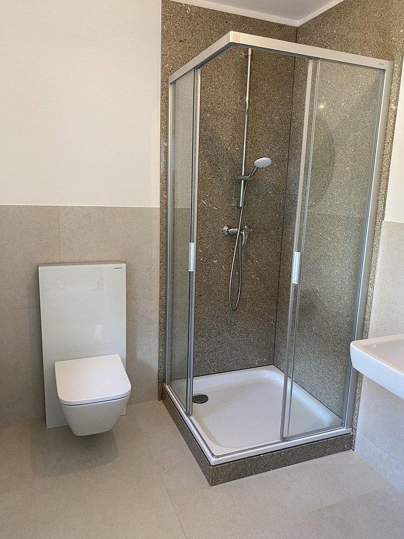 Prenájom domu 160 m², pozemek 766 m², Lappersdorf, Bavorsko Prenájom domu 160 m², pozemek 766 m², Lappersdorf, Bavorsko