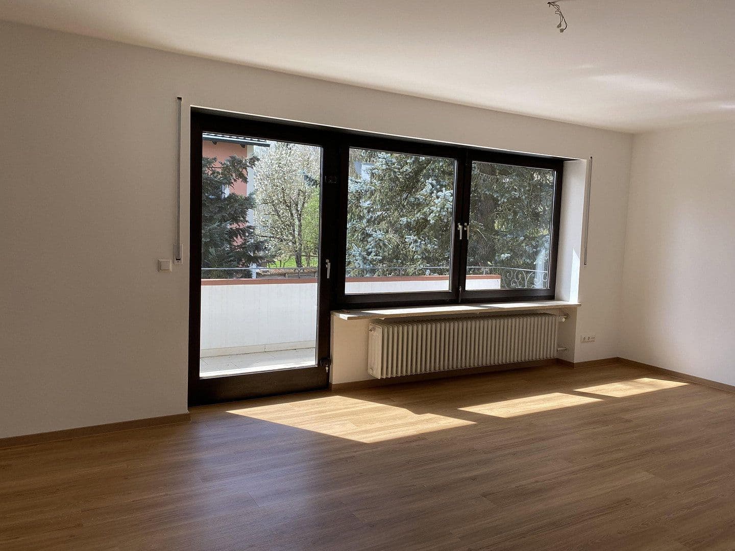 Prenájom domu 160 m², pozemek 766 m², Lappersdorf, Bavorsko Prenájom domu 160 m², pozemek 766 m², Lappersdorf, Bavorsko