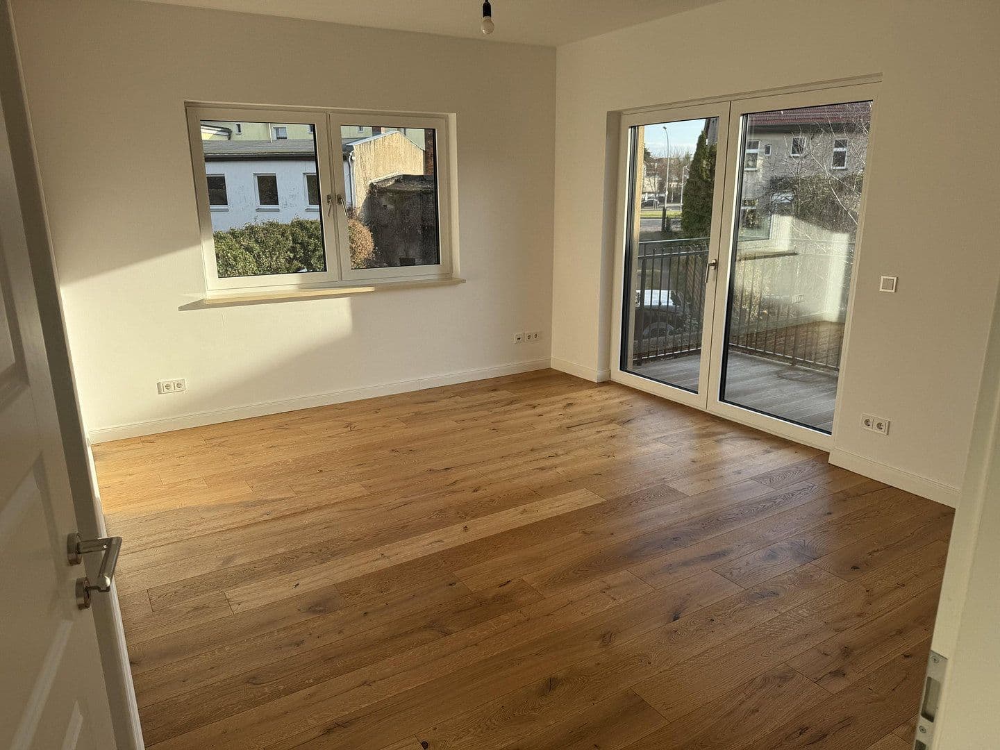 Prenájom bytu 4-izbový 105 m², Berlin, Berlín Prenájom bytu 4-izbový 105 m², Berlin, Berlín