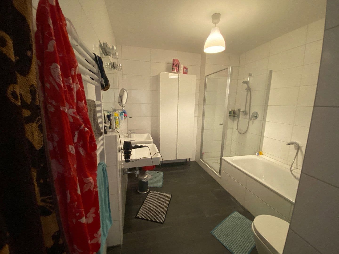 Prenájom bytu 3-izbový 90 m², Nusszeil 74, Frankfurt, Hesensko Prenájom bytu 3-izbový 90 m², Nusszeil 74, Frankfurt, Hesensko