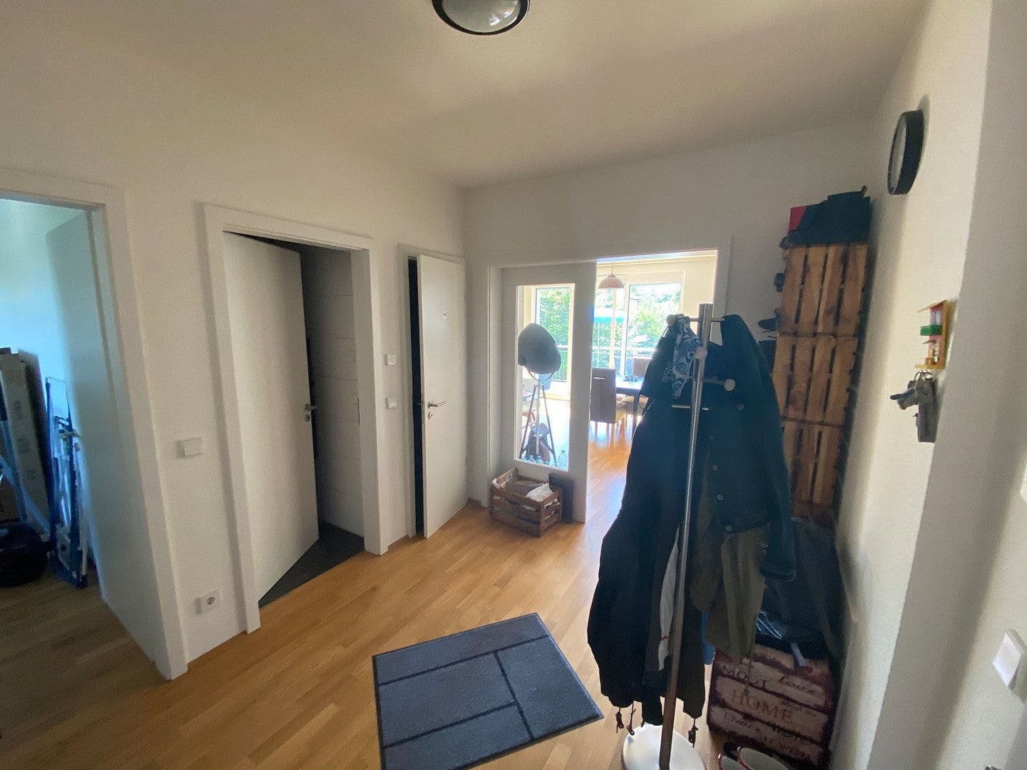 Prenájom bytu 3-izbový 90 m², Nusszeil 74, Frankfurt, Hesensko Prenájom bytu 3-izbový 90 m², Nusszeil 74, Frankfurt, Hesensko