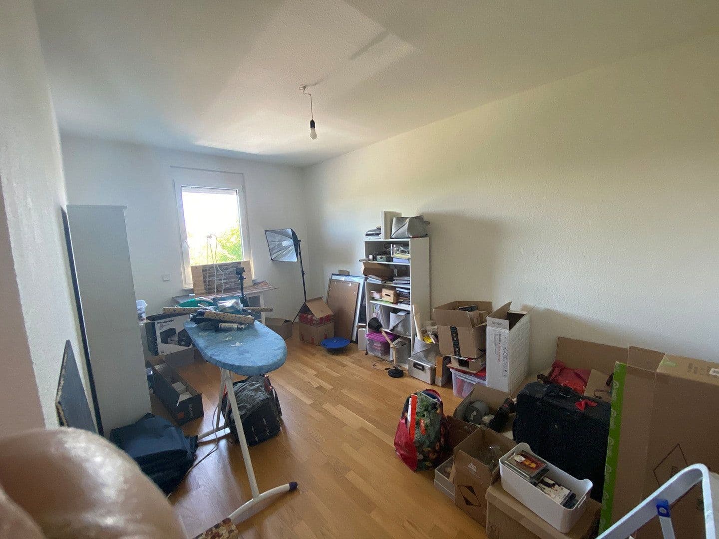 Prenájom bytu 3-izbový 90 m², Nusszeil 74, Frankfurt, Hesensko Prenájom bytu 3-izbový 90 m², Nusszeil 74, Frankfurt, Hesensko