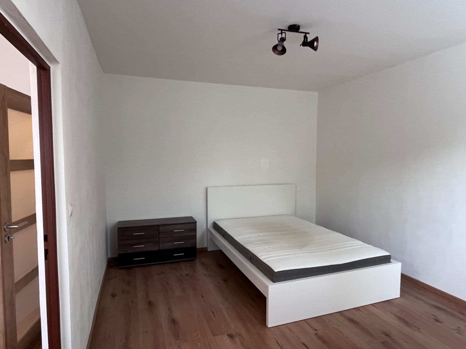 Prenájom bytu 2-izbový 36 m², Gagarinova, Liberec, Liberecký kraj Prenájom bytu 2-izbový 36 m², Gagarinova, Liberec, Liberecký kraj