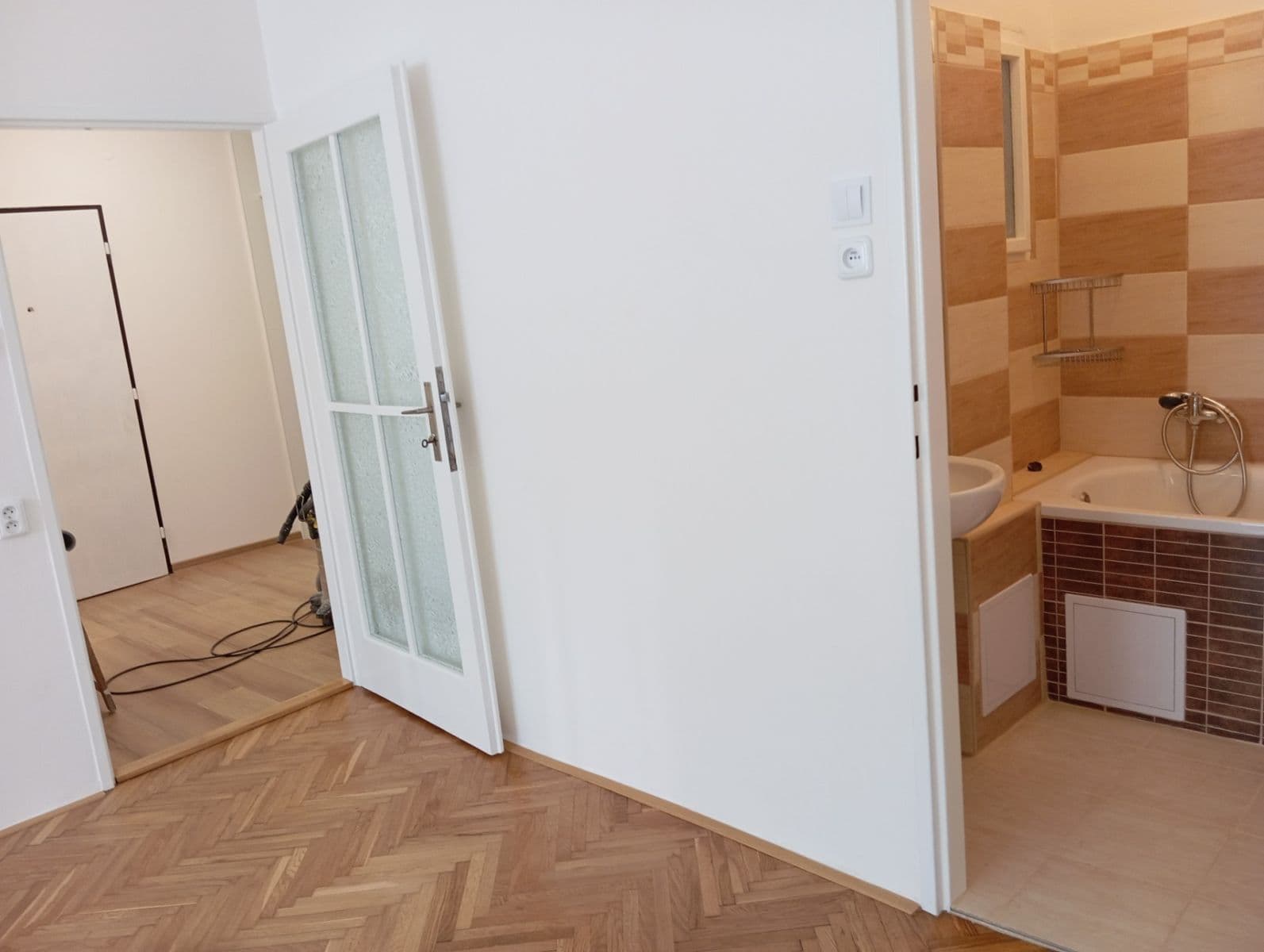 Prenájom bytu 2-izbový 43 m², Plzeňská, Praha, Praha Prenájom bytu 2-izbový 43 m², Plzeňská, Praha, Praha