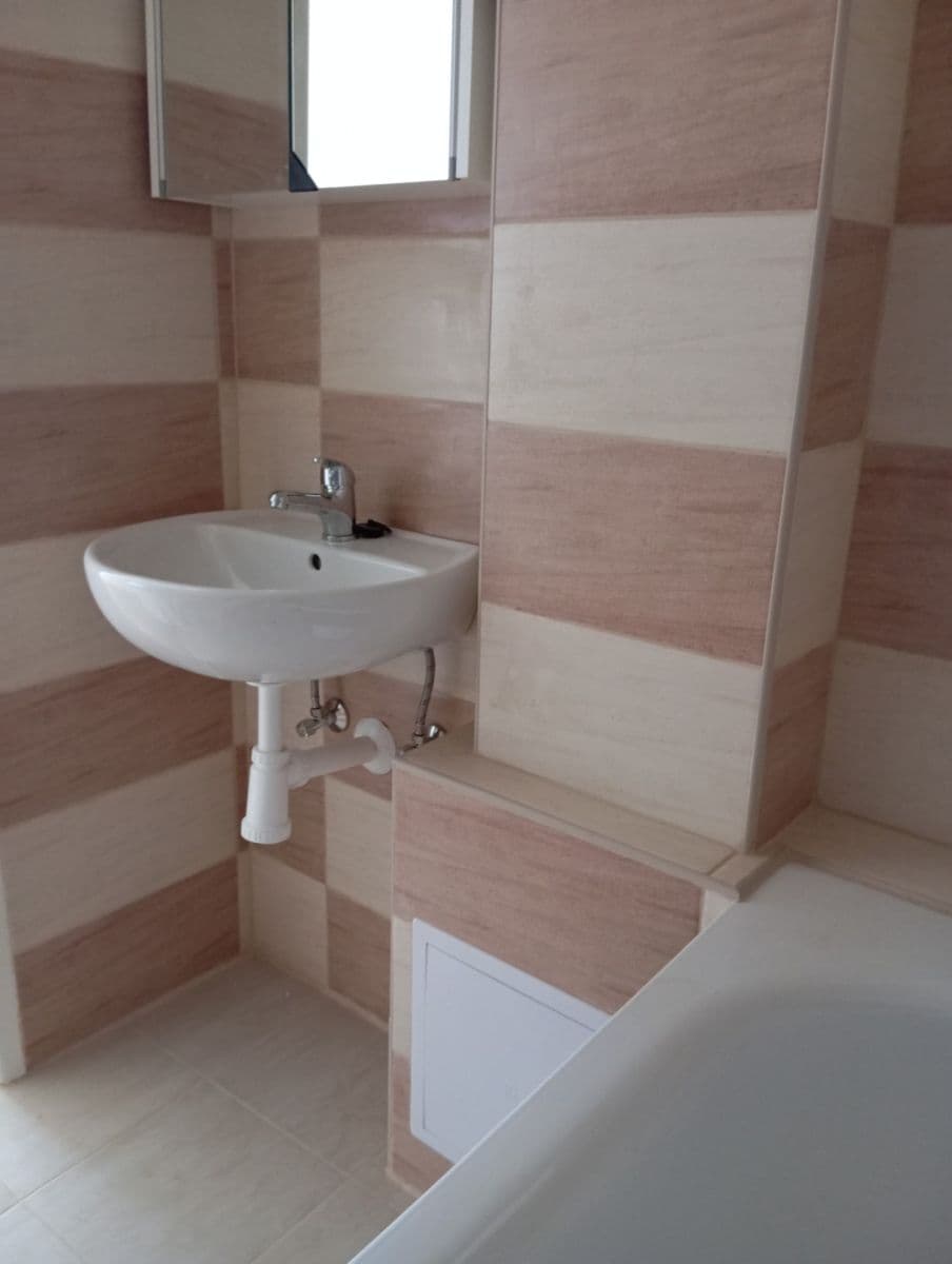 Prenájom bytu 2-izbový 43 m², Plzeňská, Praha, Praha Prenájom bytu 2-izbový 43 m², Plzeňská, Praha, Praha