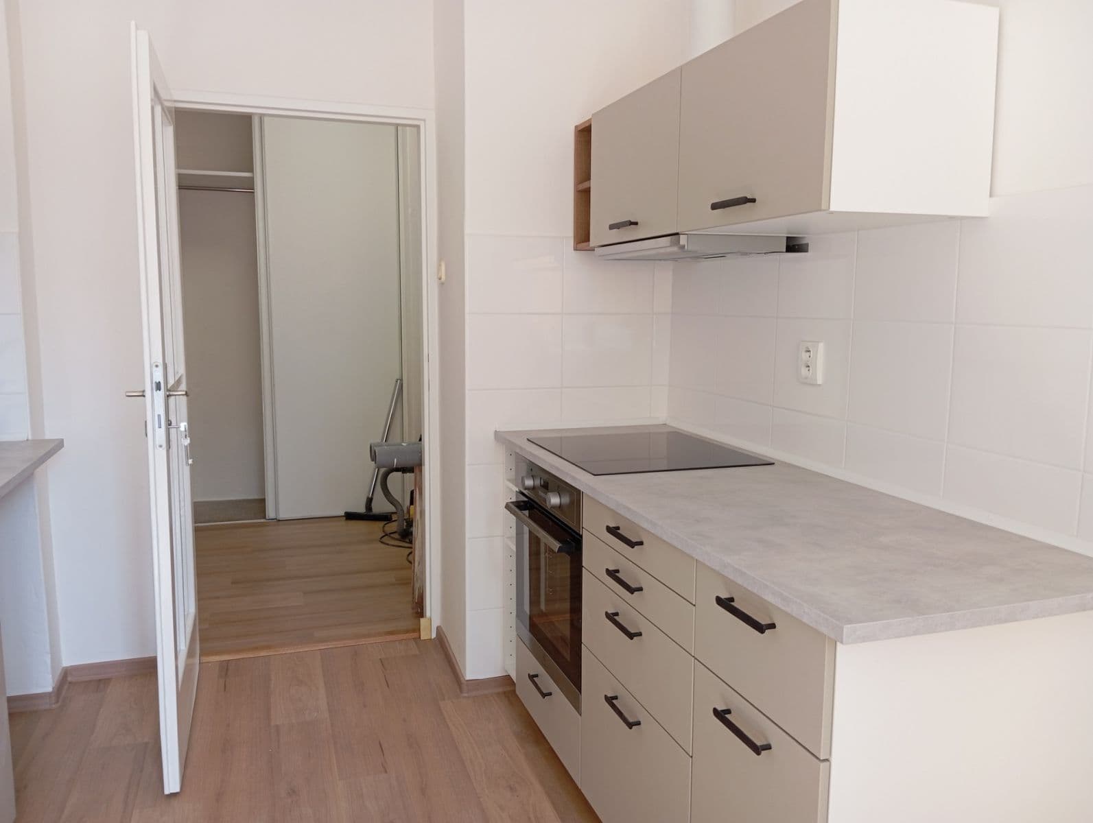Prenájom bytu 2-izbový 43 m², Plzeňská, Praha, Praha Prenájom bytu 2-izbový 43 m², Plzeňská, Praha, Praha