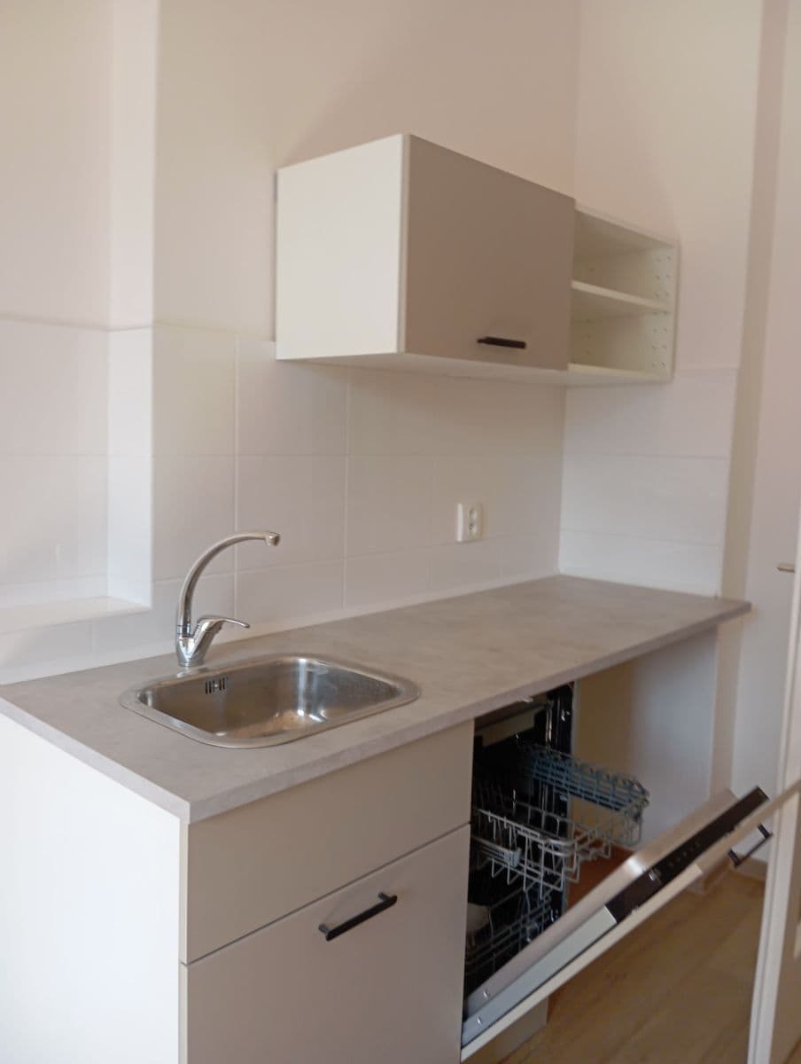 Prenájom bytu 2-izbový 43 m², Plzeňská, Praha, Praha Prenájom bytu 2-izbový 43 m², Plzeňská, Praha, Praha