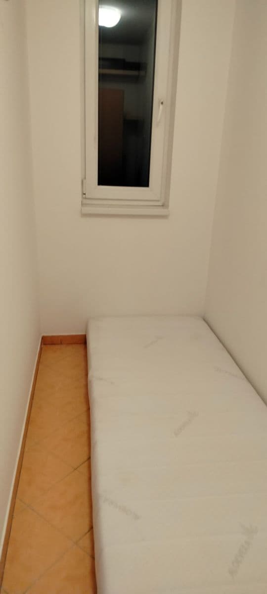 Prenájom bytu 1-izbový 45 m², Zrzavého, Praha, Praha Prenájom bytu 1-izbový 45 m², Zrzavého, Praha, Praha