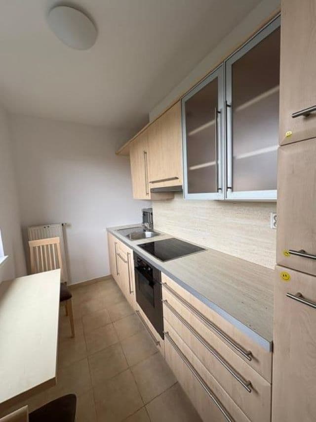 Prenájom bytu 1-izbový 37 m², K Lučinám, Praha, Praha Prenájom bytu 1-izbový 37 m², K Lučinám, Praha, Praha