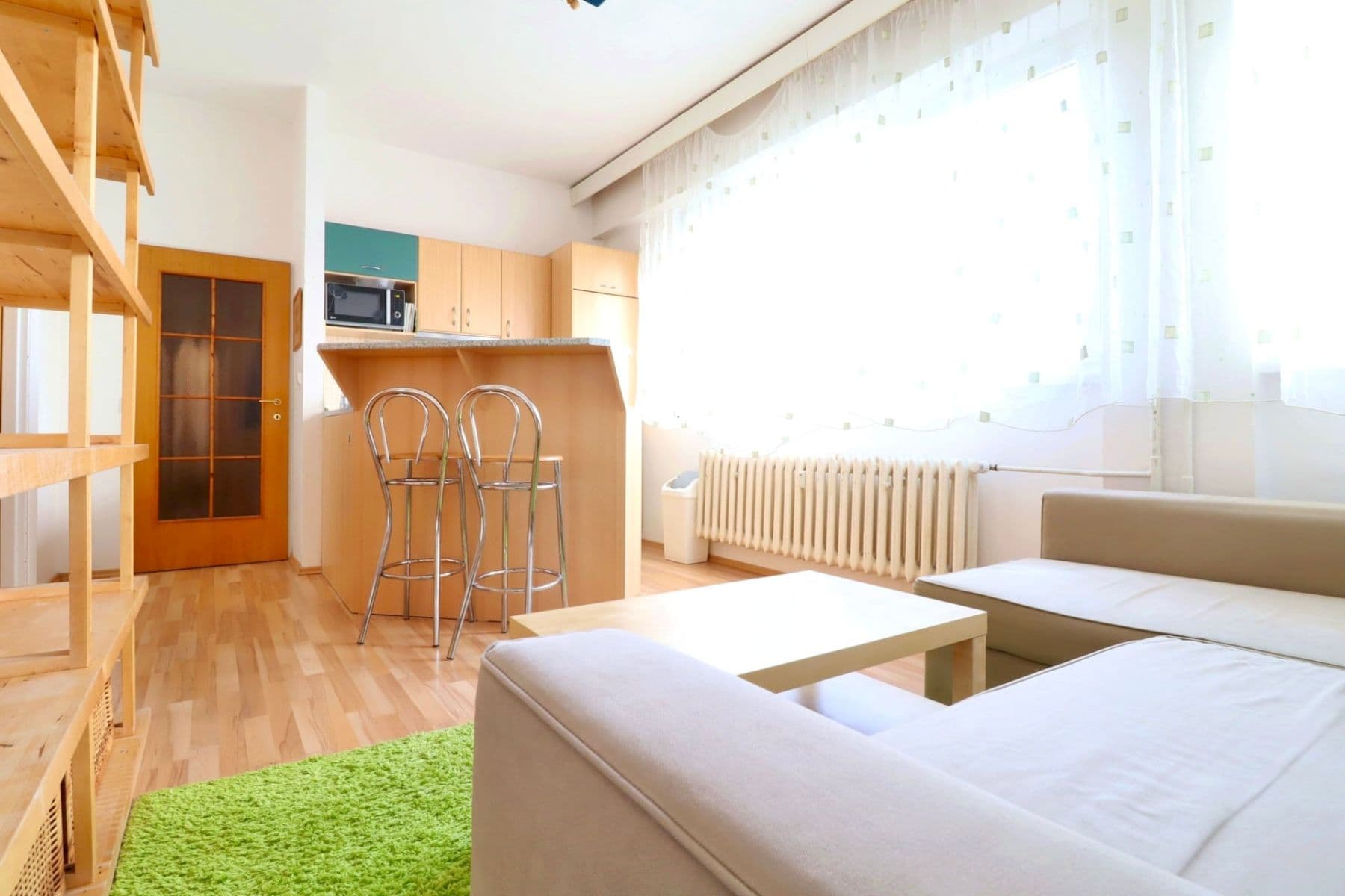 Prenájom bytu 2-izbový 46 m², U bazénu, Praha, Praha Prenájom bytu 2-izbový 46 m², U bazénu, Praha, Praha