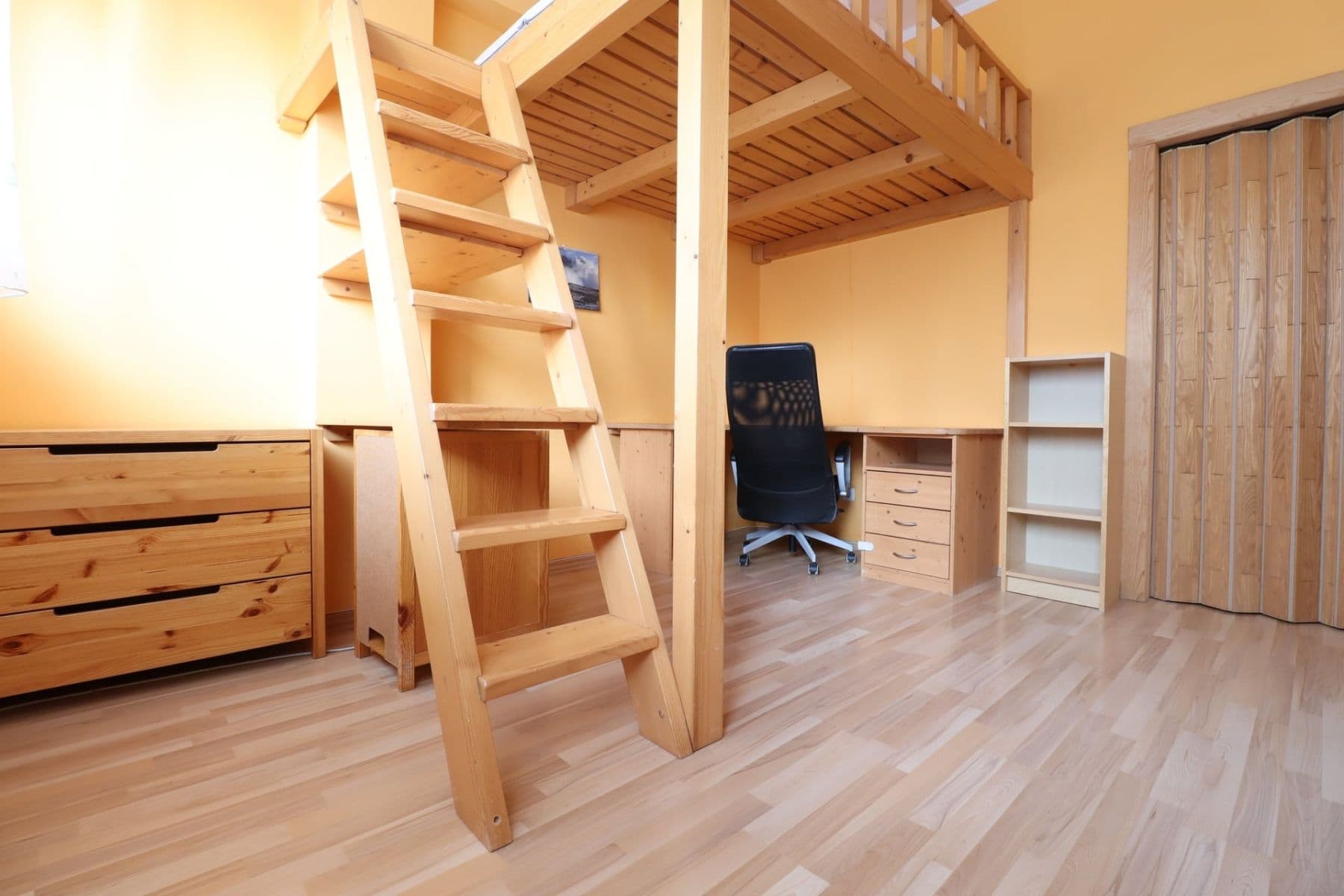 Prenájom bytu 2-izbový 46 m², U bazénu, Praha, Praha Prenájom bytu 2-izbový 46 m², U bazénu, Praha, Praha